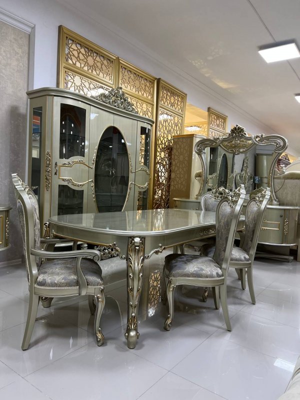 АЛИСИЯ Комплект гостиной (Витрина, Комод, Стол, 4 стула, 2 кресла) АЛИСИЯ Комплект гостиной (Витрина, Комод, Стол, 4 стула, 2 кресла)